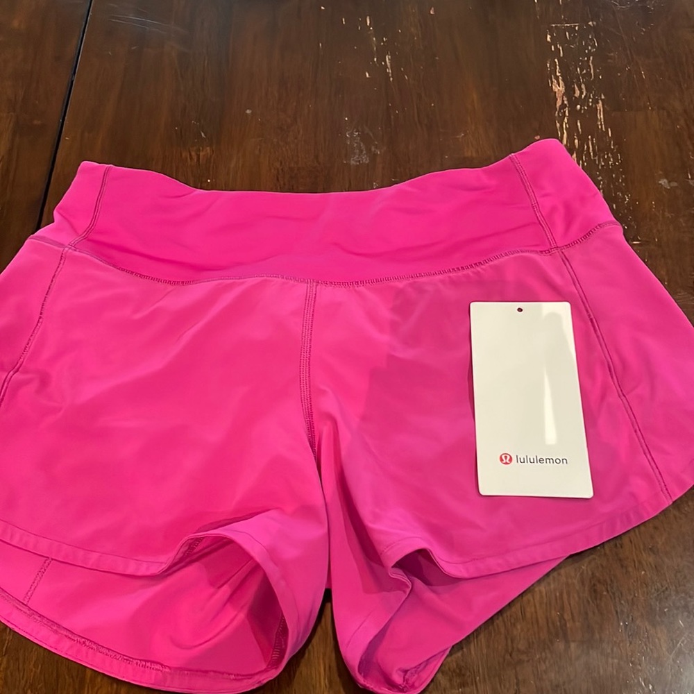 Lululemon Speed Up MR 4” Short size 6